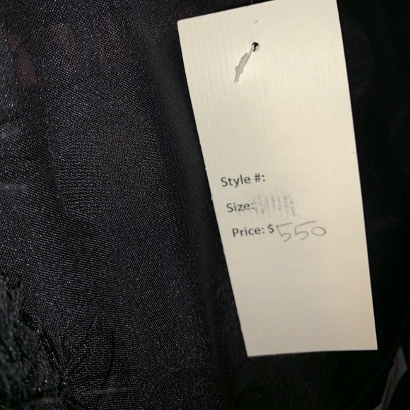 Black dress - Picture 3 of 4